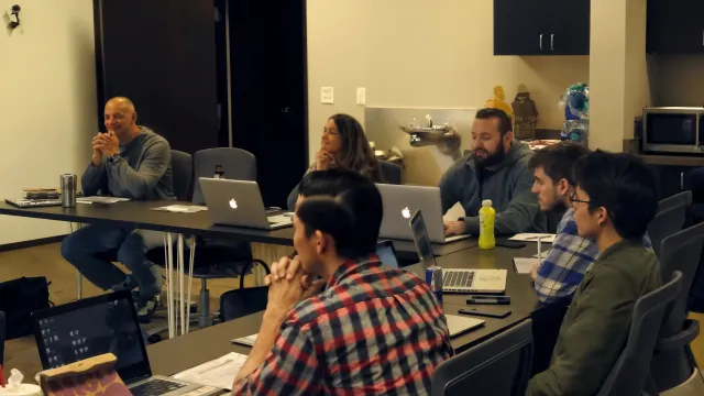 Контент-фабрика 2025: где ИИ реально ускоряет, а где мешает